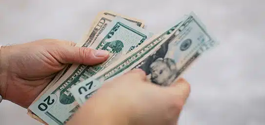 Ahorra con inteligencia: 5 consejos para controlar tus gastos