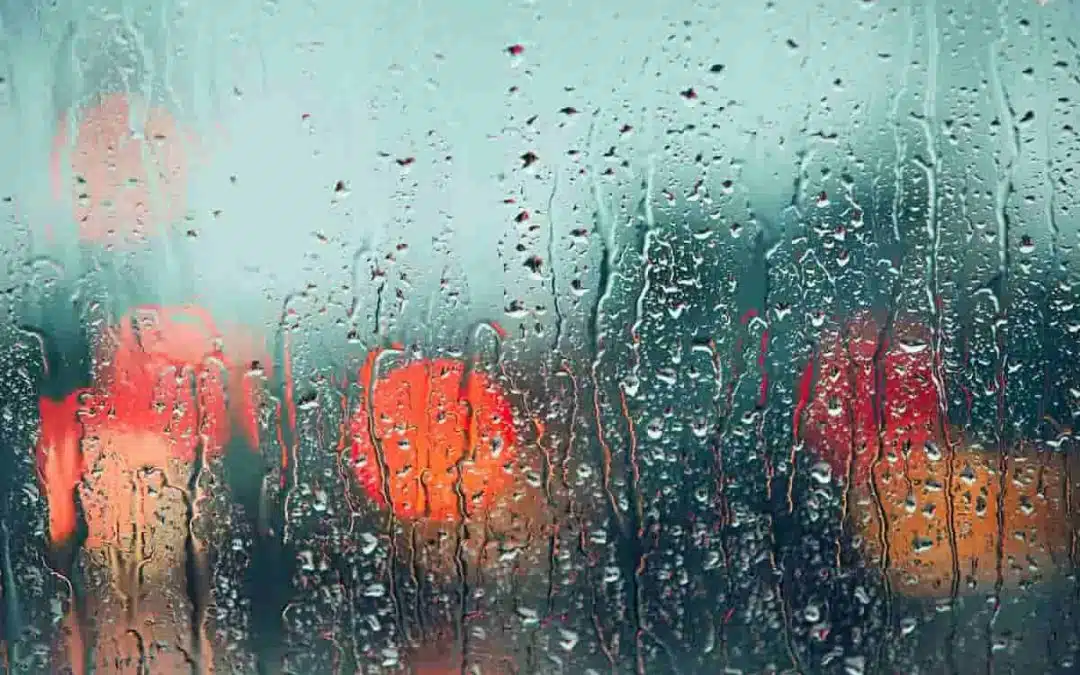 ¿Cómo desempañar los cristales del carro?